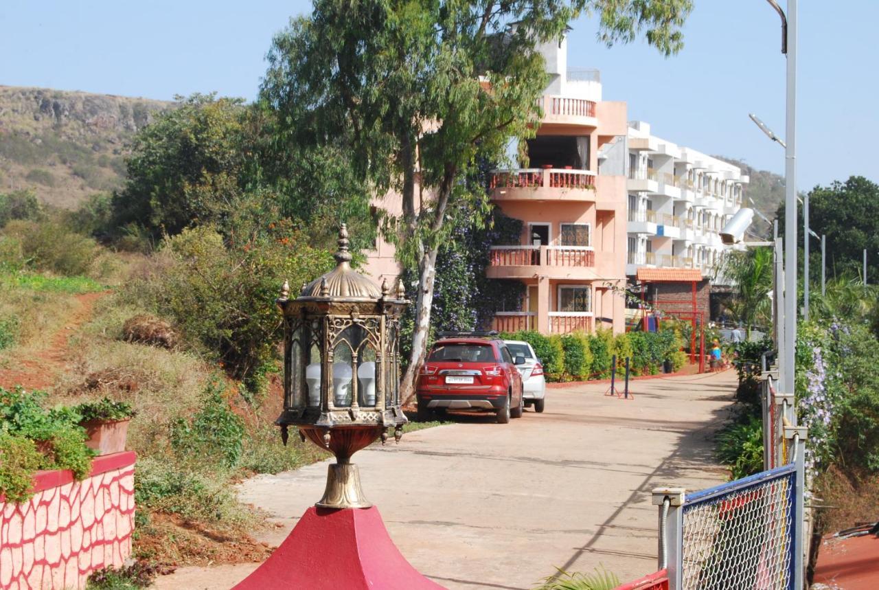 Quinte Hills Residency Villa Panchgani Exterior photo